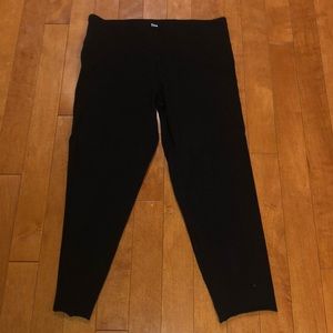 Black capri leggings